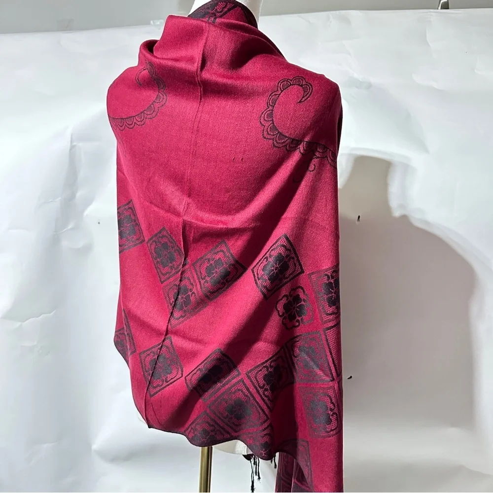 Reversible Paisley Border Pashmina-Style Shawl – Wine Red with Black Fringe